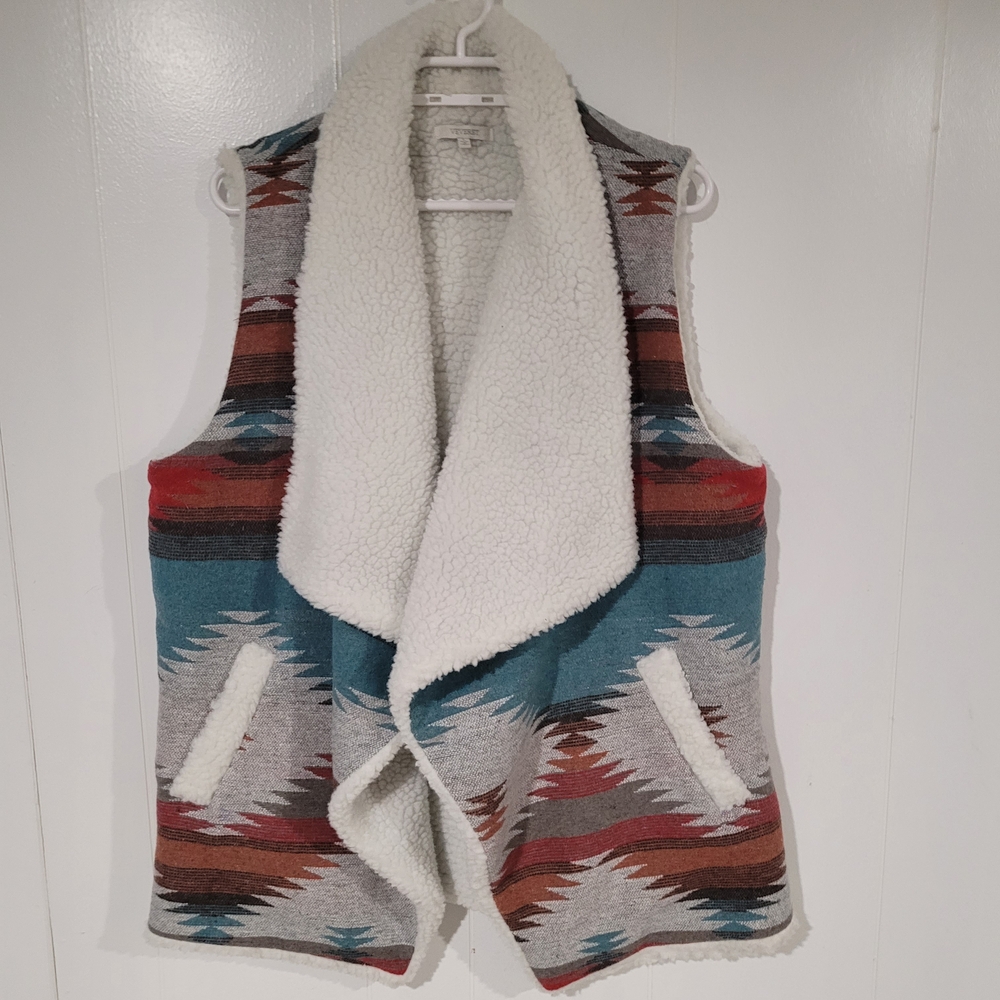 Southwestern Country Cowgirl Patterned Vest with Sherpa Lining, Pockets. Size L